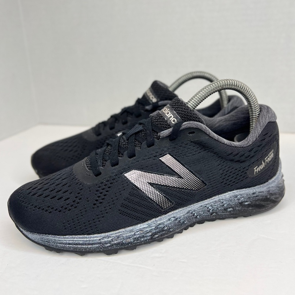 New Balance Fresh Foam Arishi V2 Womens Sz 6.5M Running/Trail Black/Silver LKNW!